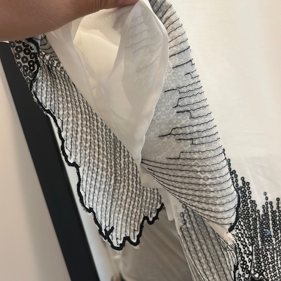 White Blouse - Picture 10 of 12